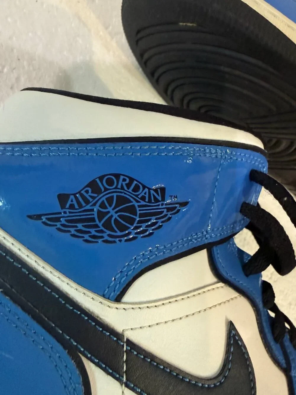Nike Air Jordan 1 Mid SE 